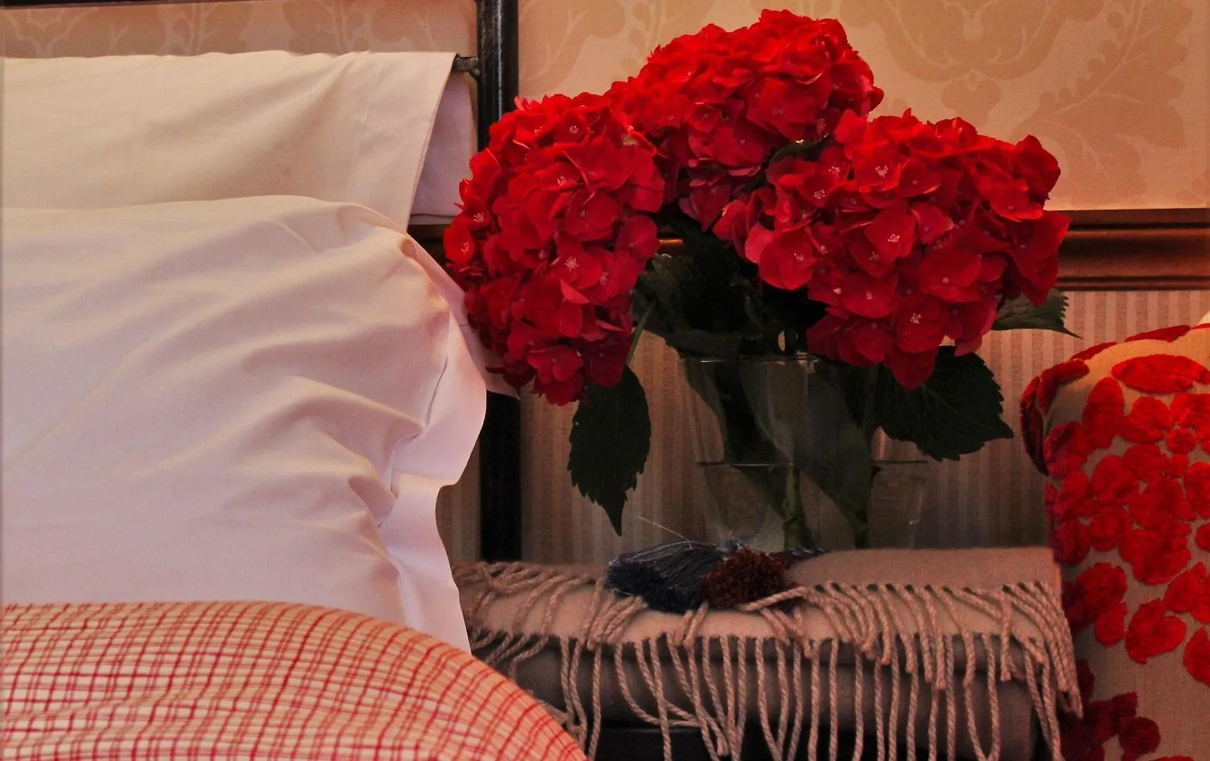 Le Relais Saint Sulpice Hotel 4*