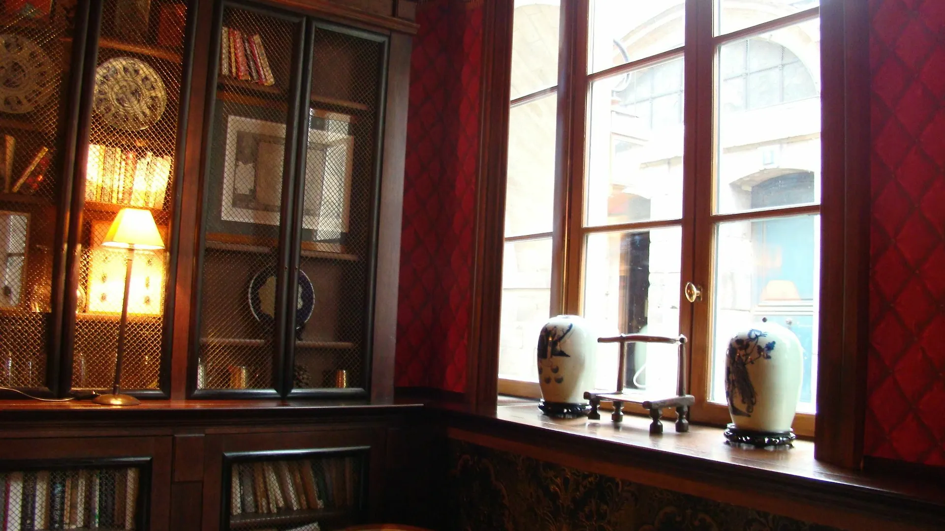 Le Relais Saint Sulpice Hotel 4*